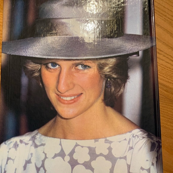 Livre The radiant princess - Picture 9 of 9